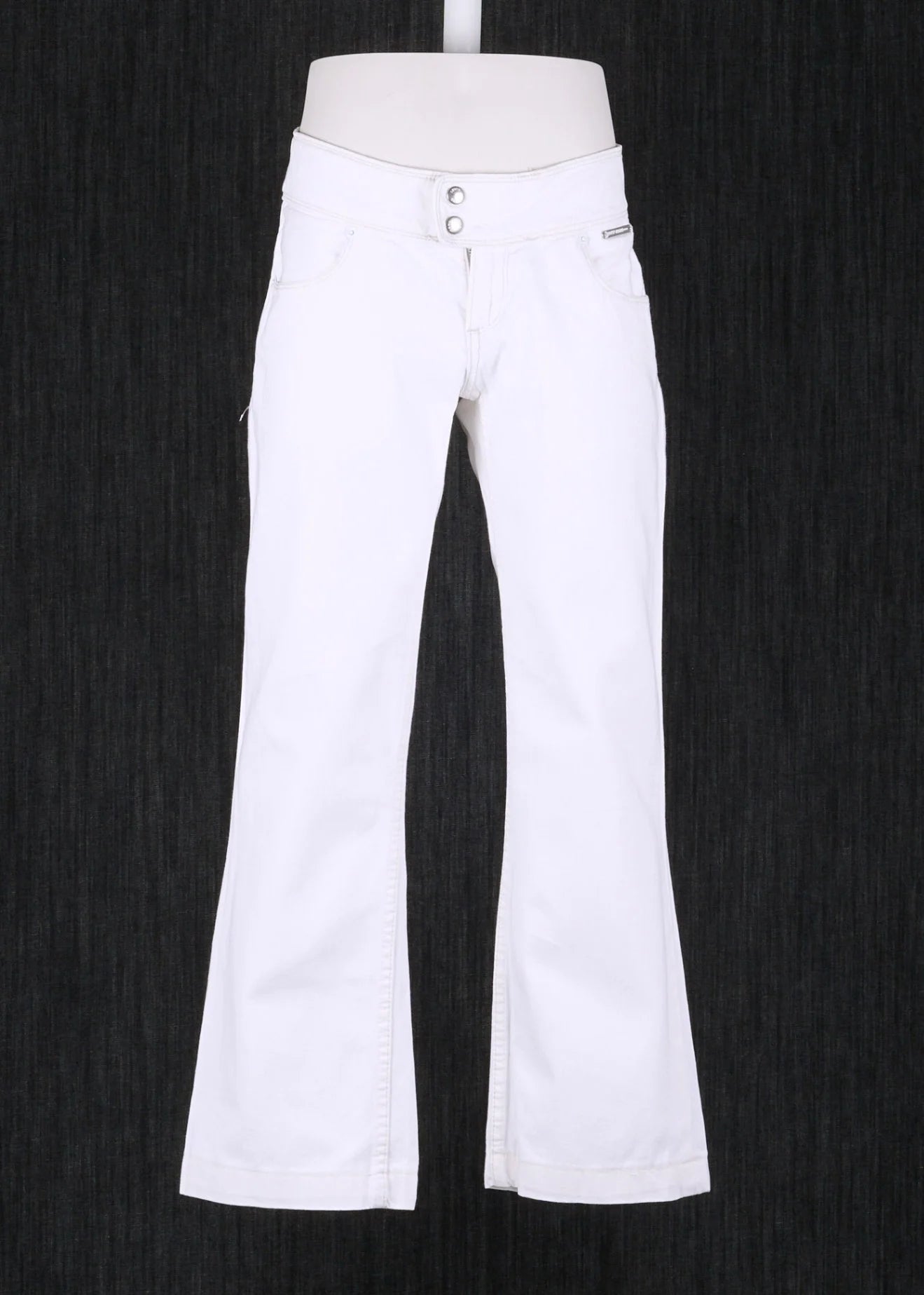 Vintage Straight Levi's Billie May White size 27 / 28 for Women's