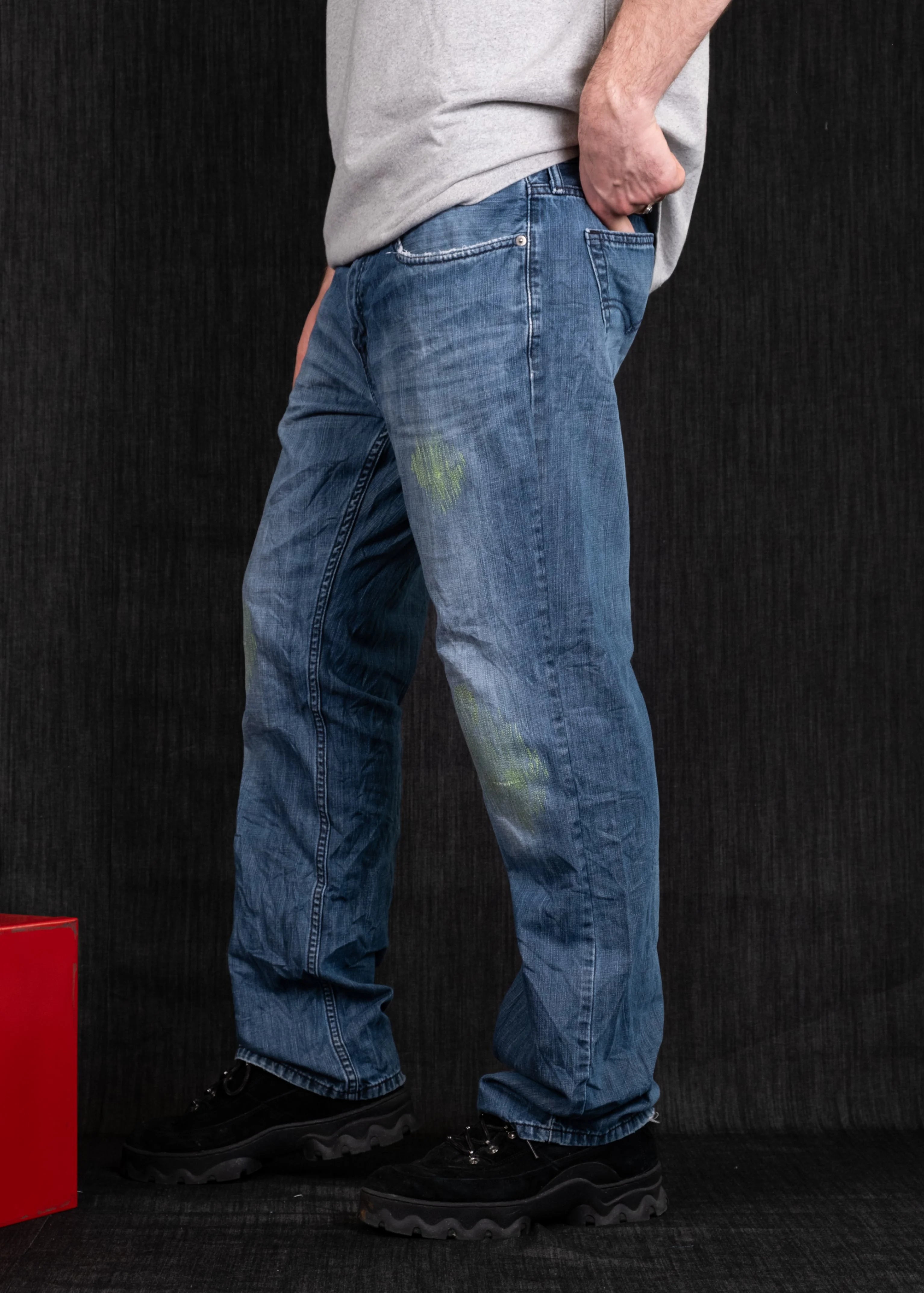 Upcycled Jeans in size 34 / 32 by URC