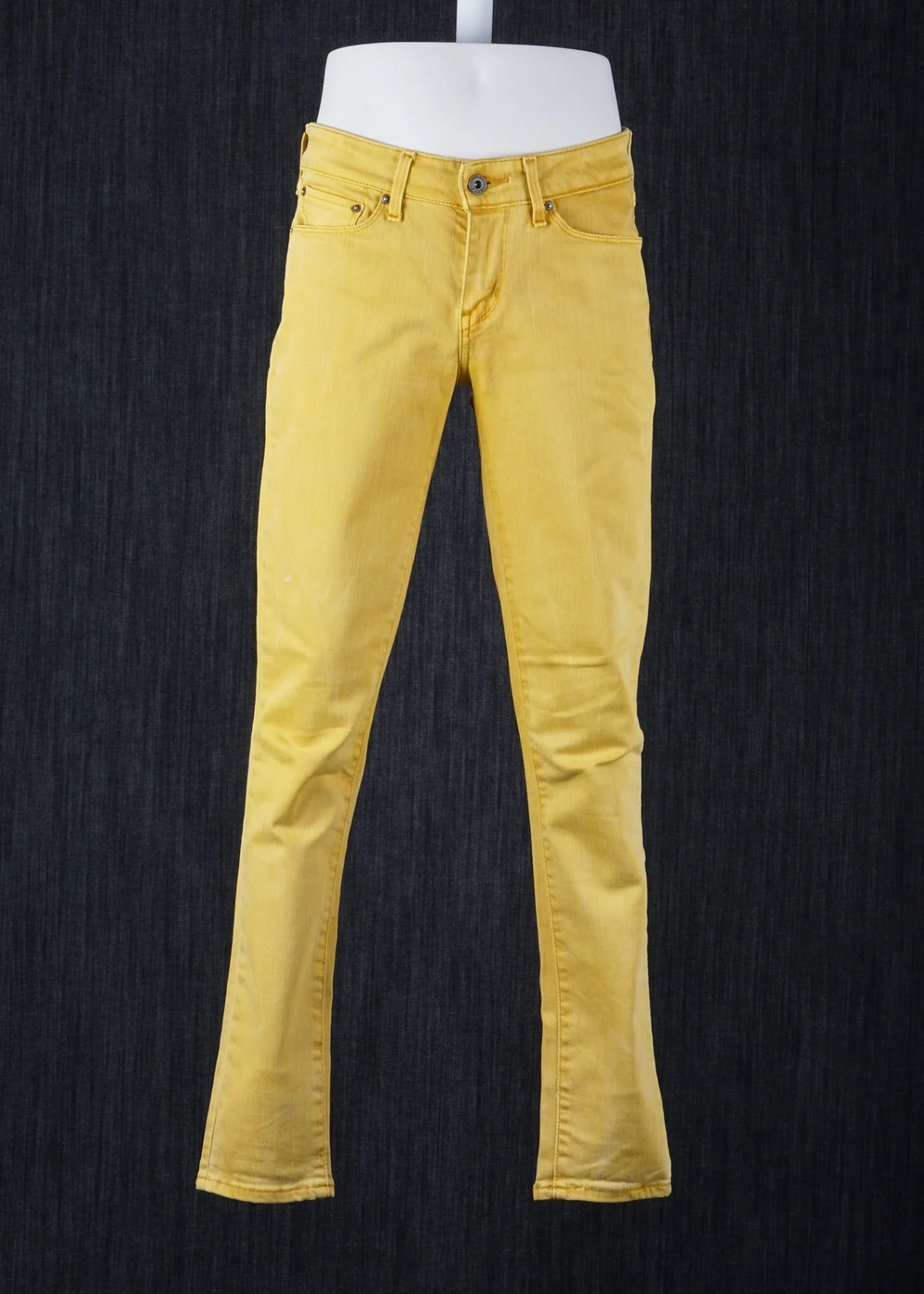 Vintage Skinny Levi's Yellow size 25 / 28