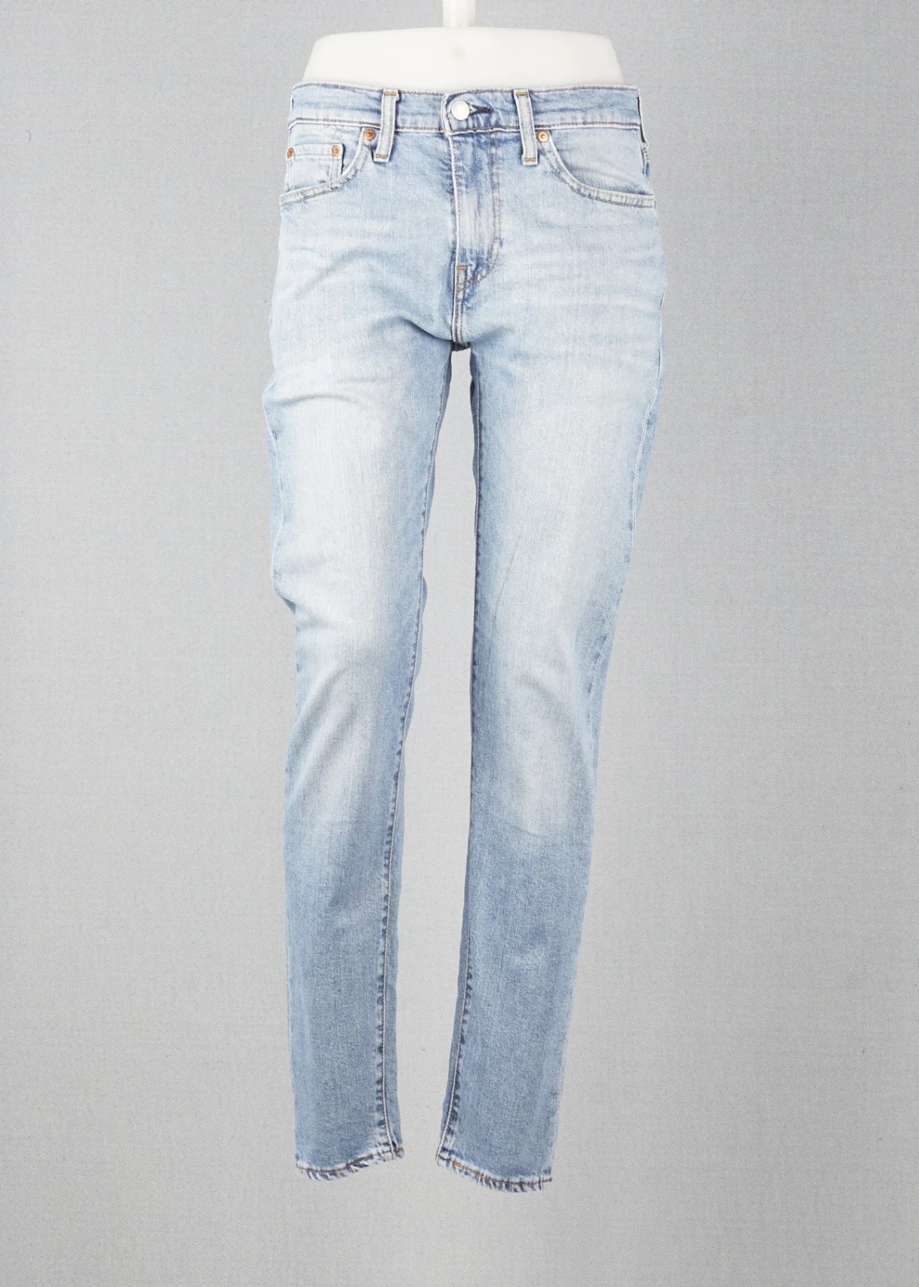Slim Levi's Blue Jeans size 29 / 31