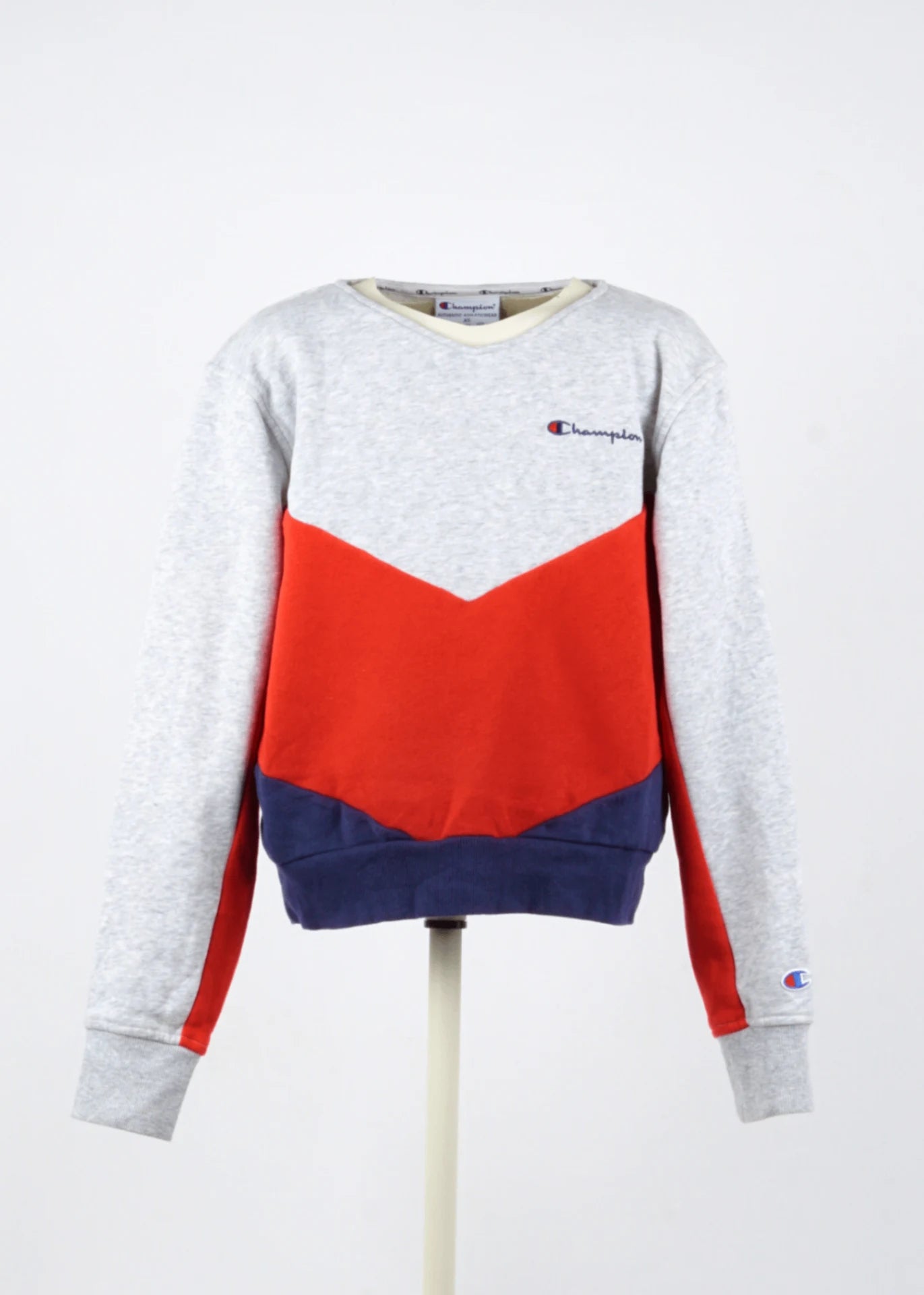 Champion Sweater in Gray/Red/Blue size XS