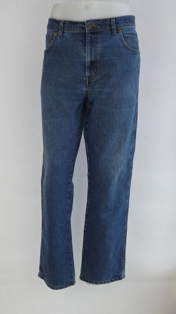 Vintage Wrangler Regular Fit adult High Rise Straight jeans size W35L28 for Unisex